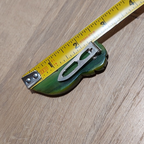 Vintage Bakelite Spinach Green Flower Dress Clip Art Deco Era Collectible - Picture 8 of 9